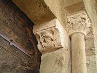 Mont-Saint-Vincent, Eglise, Porche, Chapiteaux (2)